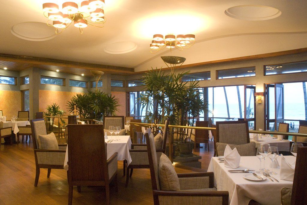 Serene Pavilions Wadduwa Restoran gambar